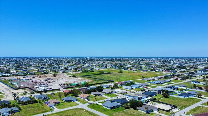 1115 NE 4th  PL, Cape Coral, FL 33909