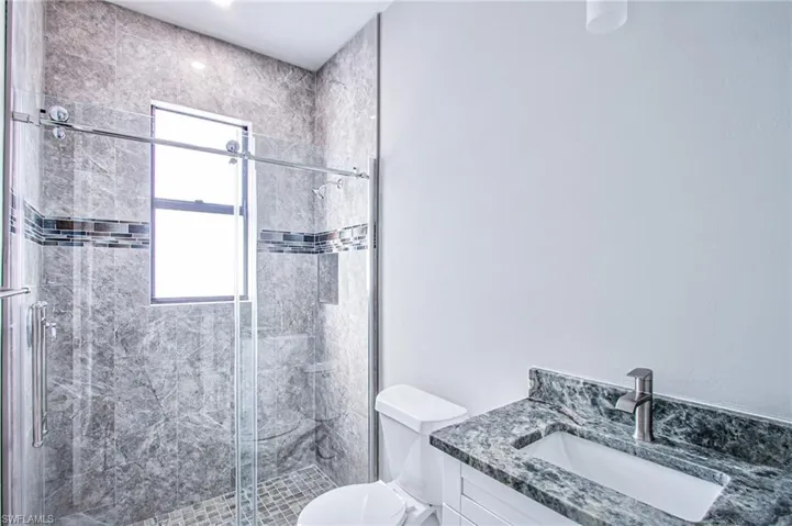 1115 NE 4th  PL, Cape Coral, FL 33909
