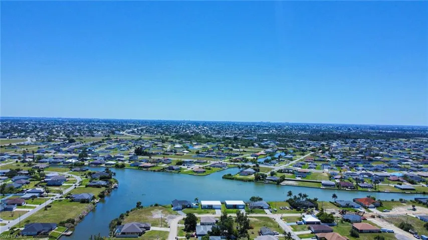 1115 NE 4th  PL, Cape Coral, FL 33909