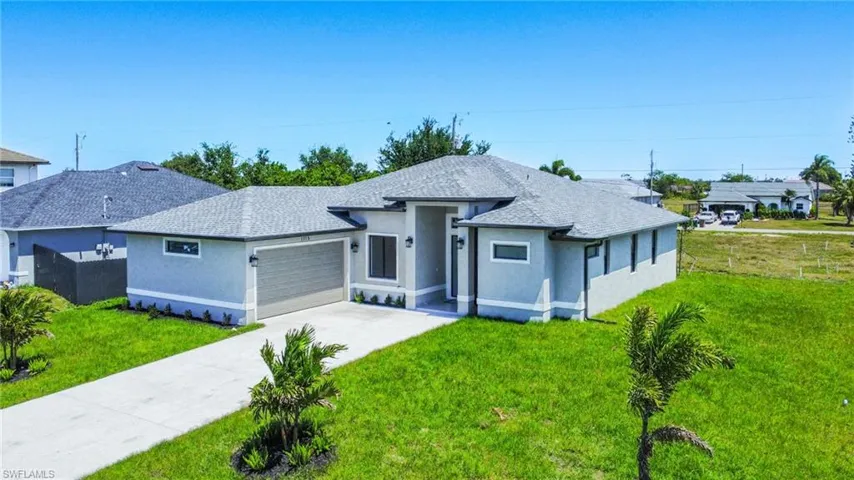 1115 NE 4th  PL, Cape Coral, FL 33909