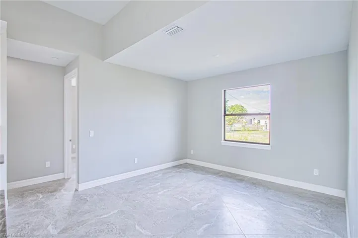 1115 NE 4th  PL, Cape Coral, FL 33909