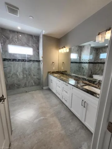 1115 NE 4th  PL, Cape Coral, FL 33909