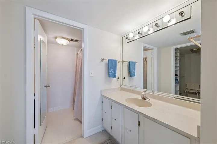 3443  Gulf Shore N BLVD, Naples, FL 34103