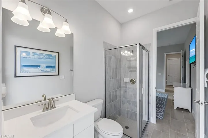 Ensuite Bathroom serves as a guest/pool bath!