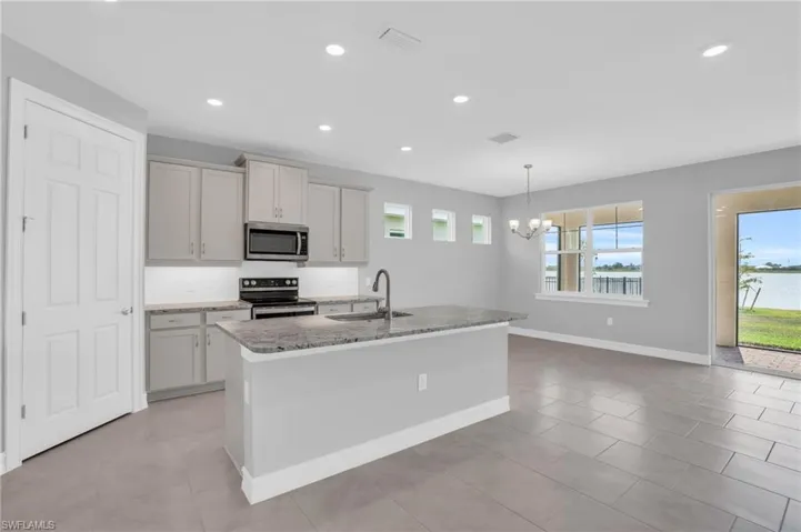 615 Parkshore Lake Ave, Cape Coral Fl 33993
