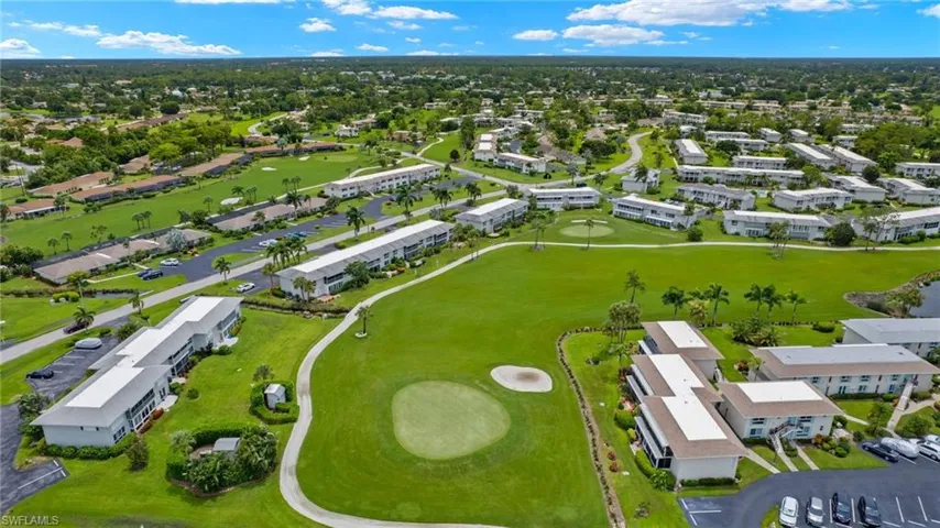 Home overlooks 12Th hole.