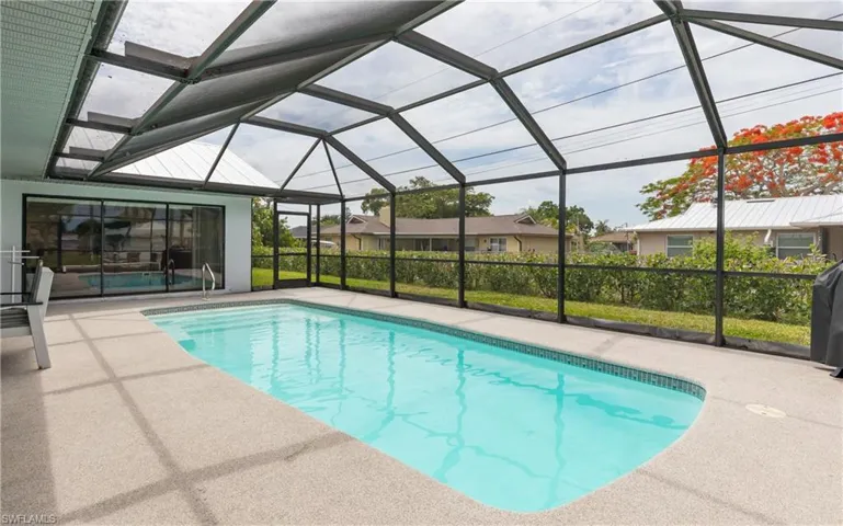 512 SE 33rd  TER, Cape Coral, FL 33904