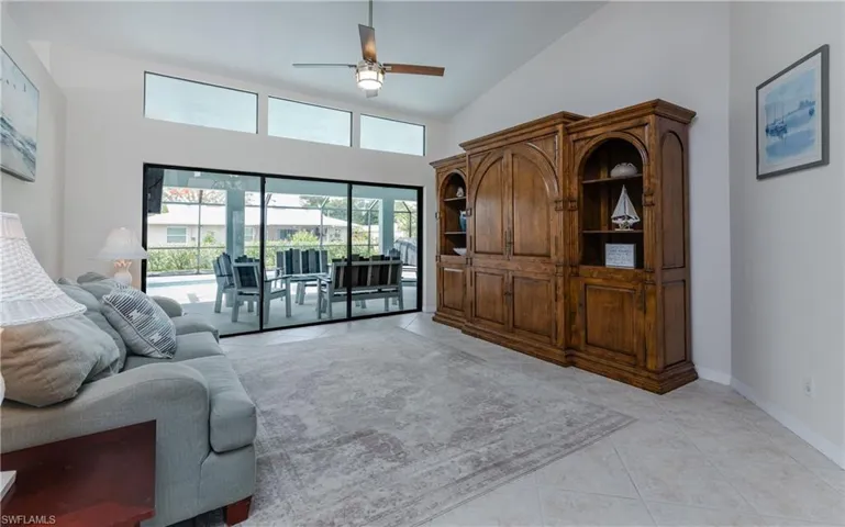 512 SE 33rd  TER, Cape Coral, FL 33904