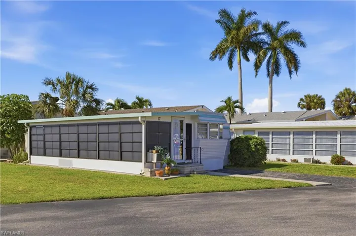 17 Jade Dr 17j, Naples, Florida 34114