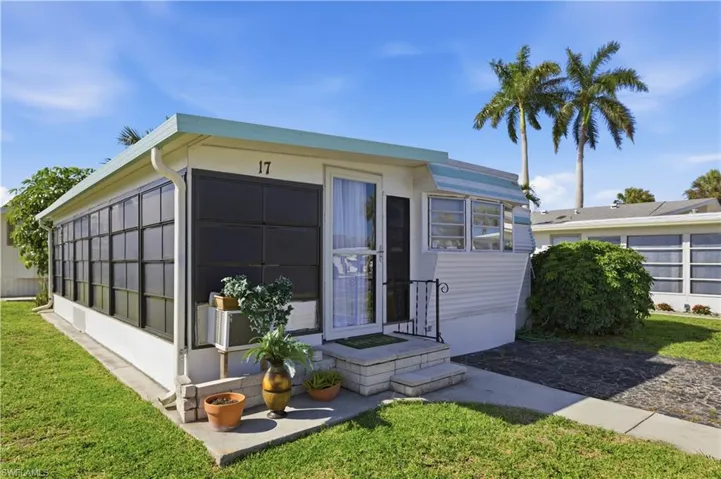 17 Jade Dr 17j, Naples, Florida 34114