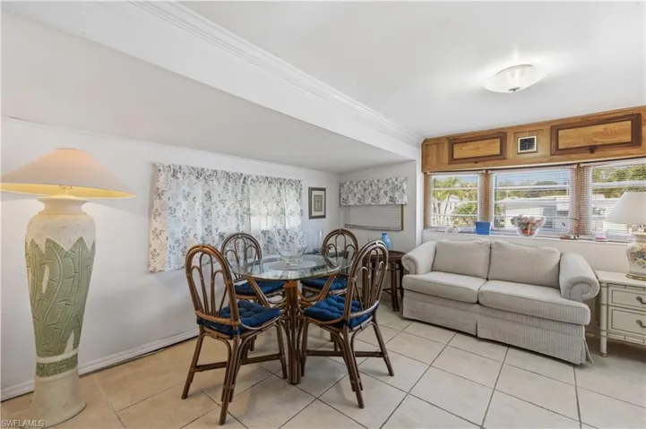 17 Jade Dr 17j, Naples, Florida 34114