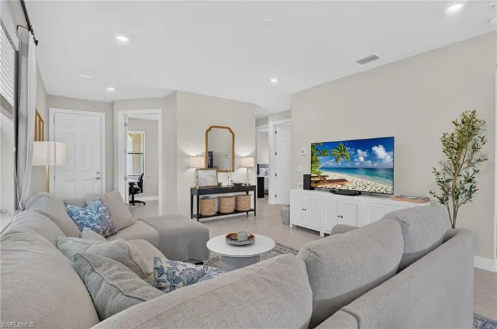 12056 Westmoreland Way, Fort Myers, Florida 33913