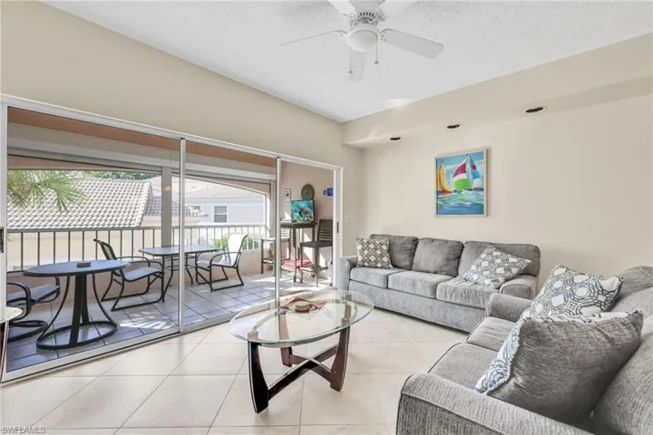 1044  Woodshire  LN, Naples, FL 34105