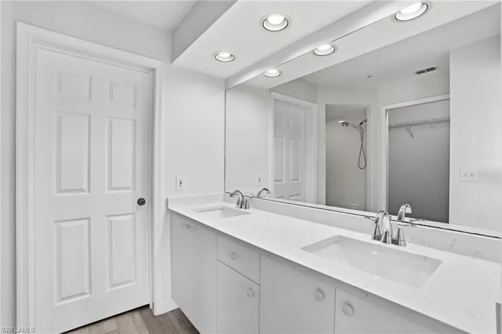 Dual sinks