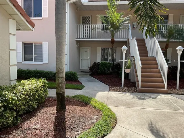 6740 Dennis Cir 103, Naples, Florida 34104