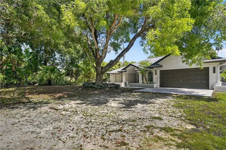 single story home with a 2 car garage