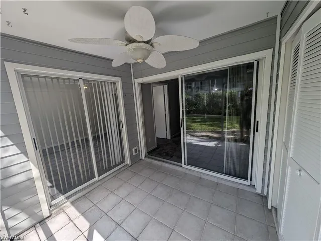Screened lanai area, with washer & dryer closet
