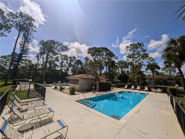 1915  Courtyard S WAY, Naples, FL 34112