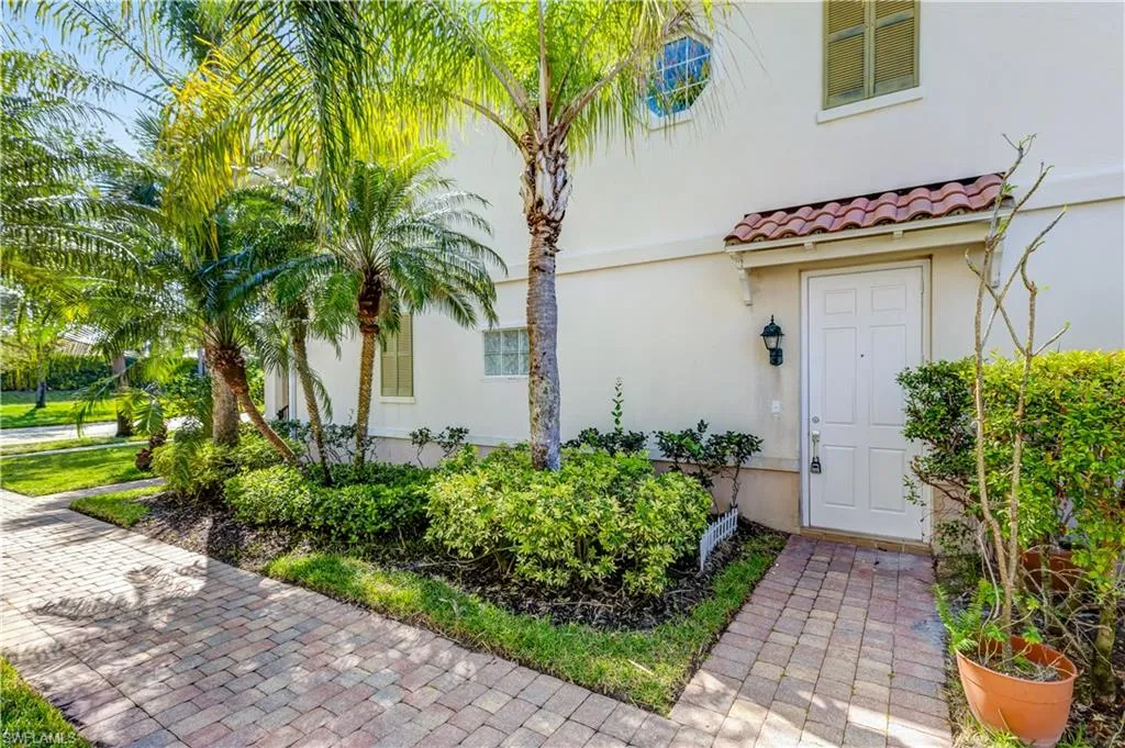 28260 Villagewalk CIR, Bonita Springs, FL 34135,225034180