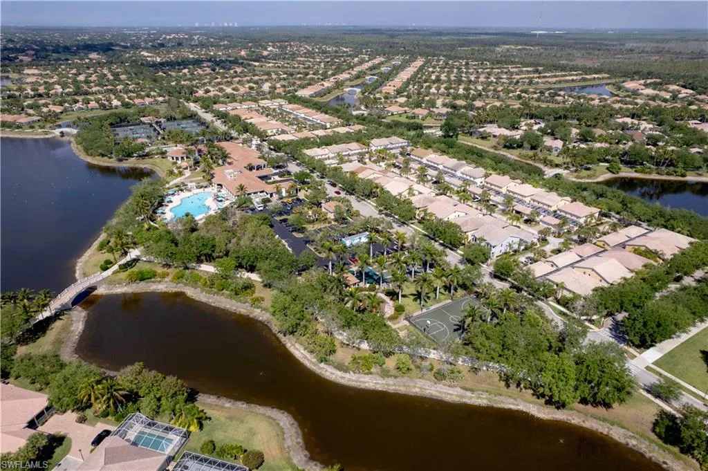 28260 Villagewalk CIR, Bonita Springs, FL 34135,225034180