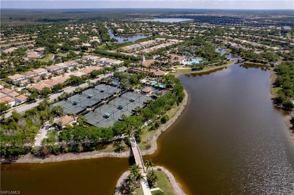 28260 Villagewalk CIR, Bonita Springs, FL 34135,225034180