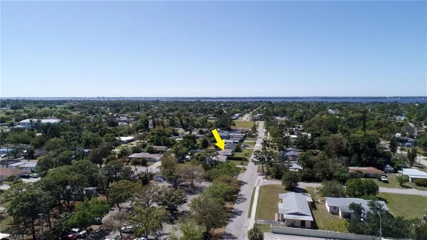 Birds eye view of property