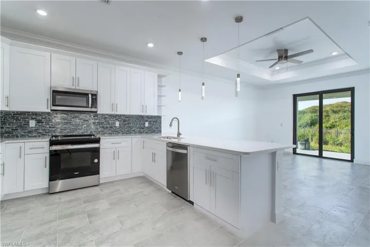 3759  Washington  AVE, Fort Myers, FL 33916
