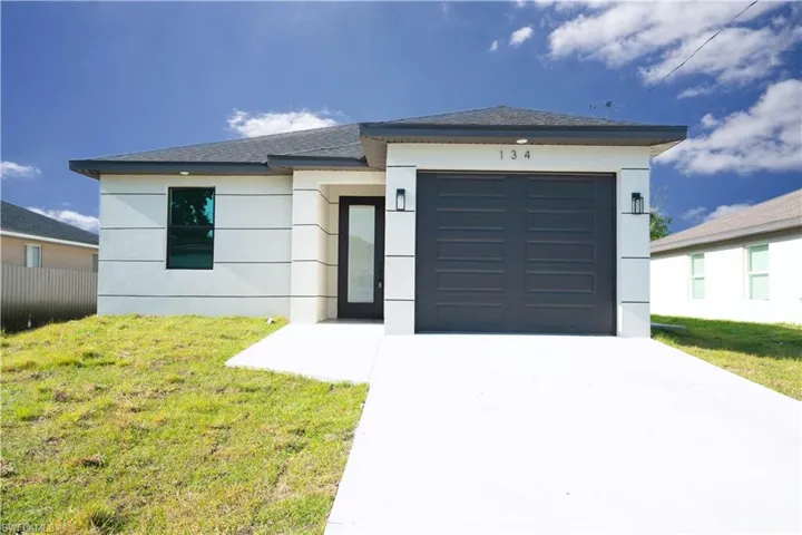 3759  Washington  AVE, Fort Myers, FL 33916