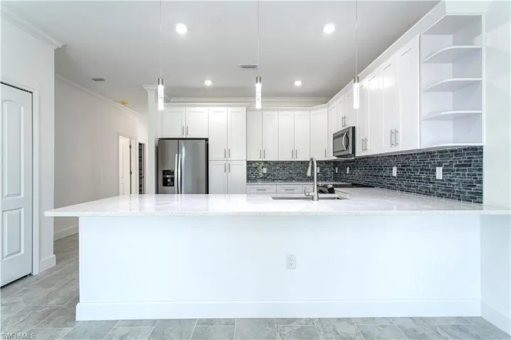 3759  Washington  AVE, Fort Myers, FL 33916