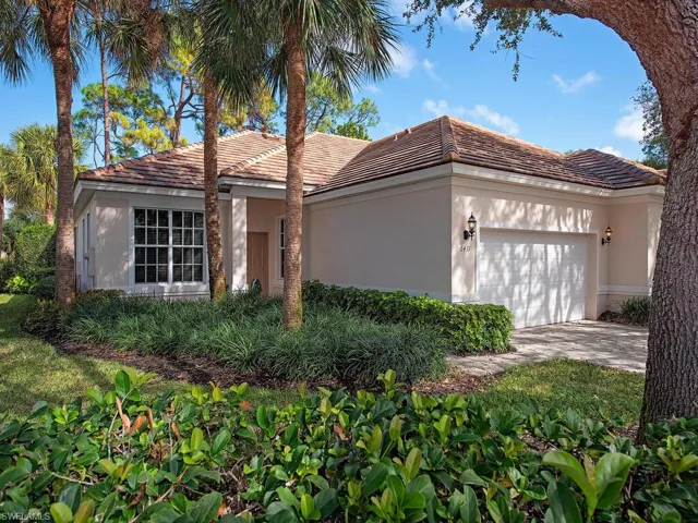 6431  Birchwood  CT, Naples, FL 34109