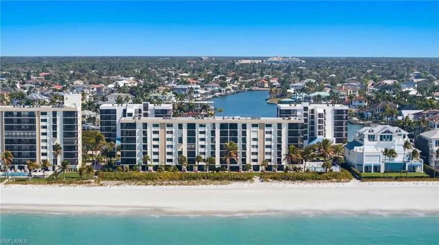 10475  Gulf Shore  DR, Naples, FL 34108