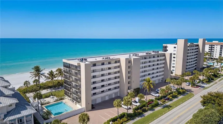10475  Gulf Shore  DR, Naples, FL 34108