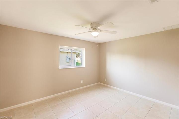 Guest bedroom 1