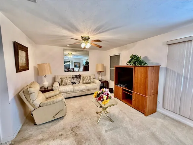 4 Desert Ash Ct, Lehigh Acres, Florida 33936