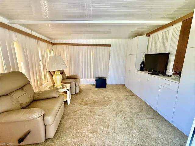 4 Desert Ash Ct, Lehigh Acres, Florida 33936