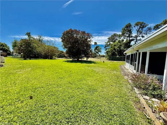 4 Desert Ash Ct, Lehigh Acres, Florida 33936