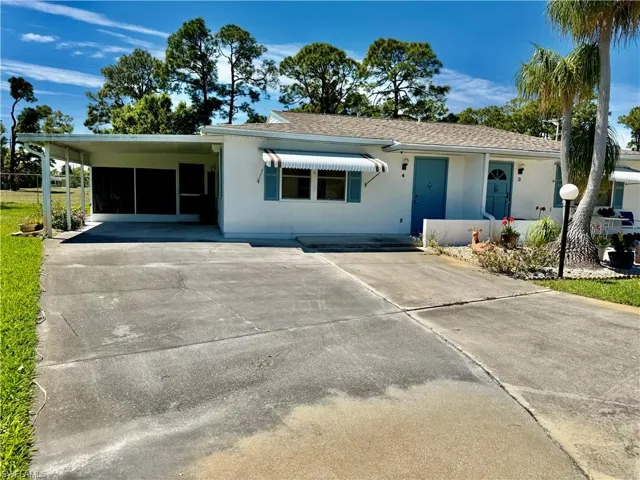 4 Desert Ash Ct, Lehigh Acres, Florida 33936
