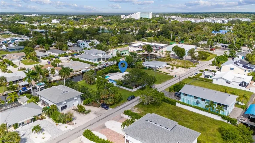 Birds eye view of property