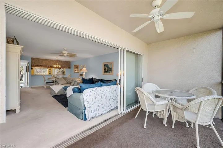 7025  Dennis  CIR, Naples, FL 34104