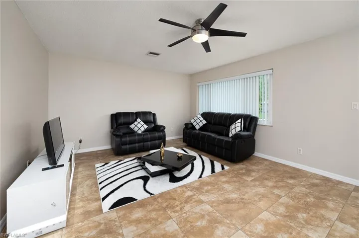 4212 Se 19th Pl A, Cape Coral, Florida 33904