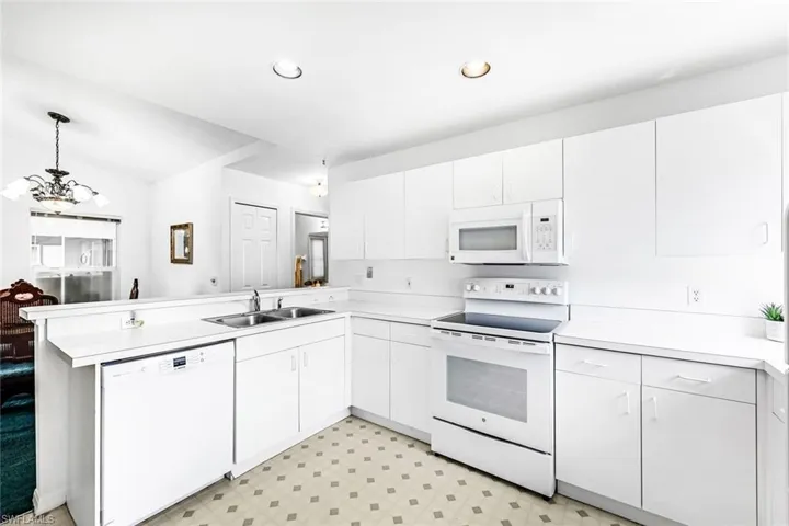 923 SW 37th  TER, Cape Coral, FL 33914