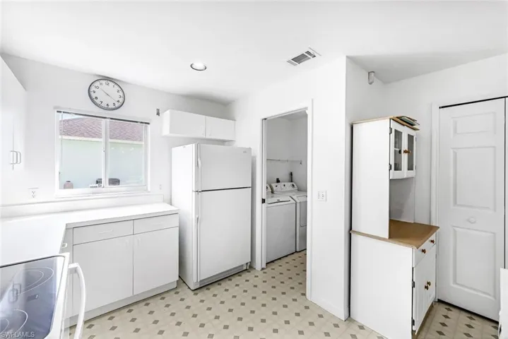 923 SW 37th  TER, Cape Coral, FL 33914