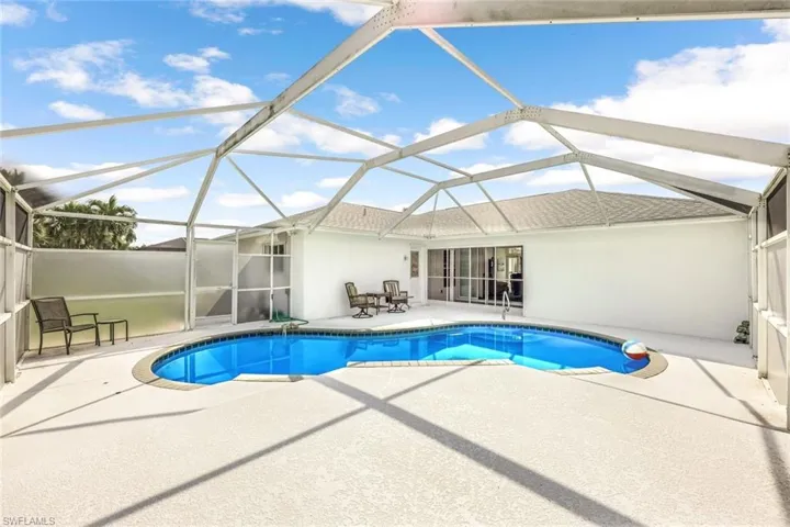 923 SW 37th  TER, Cape Coral, FL 33914