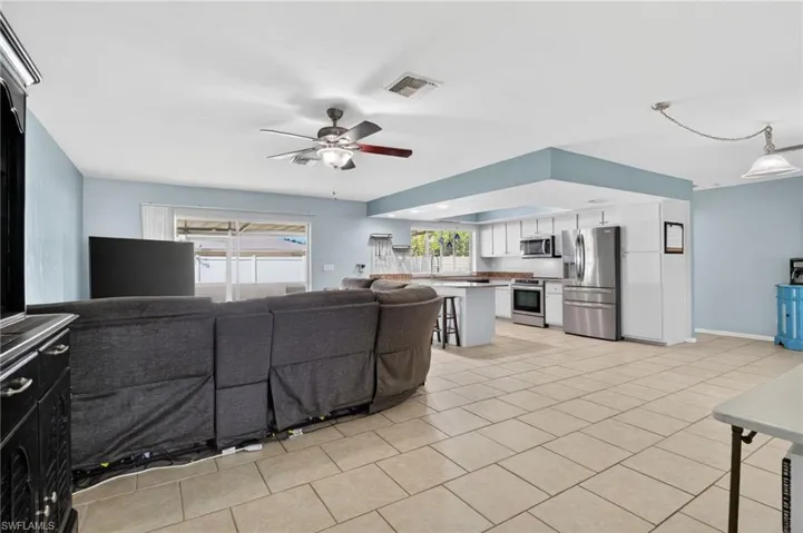 1305 Se 37th Ter, Cape Coral, Florida 33904
