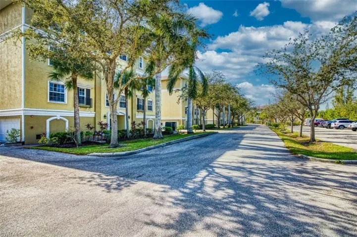 10090 Lake Cove Dr # 101, Fort Myers, Florida 33908