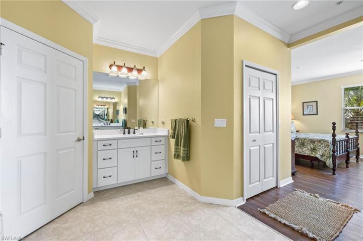You also get 2 separate sinks & a private water closet
