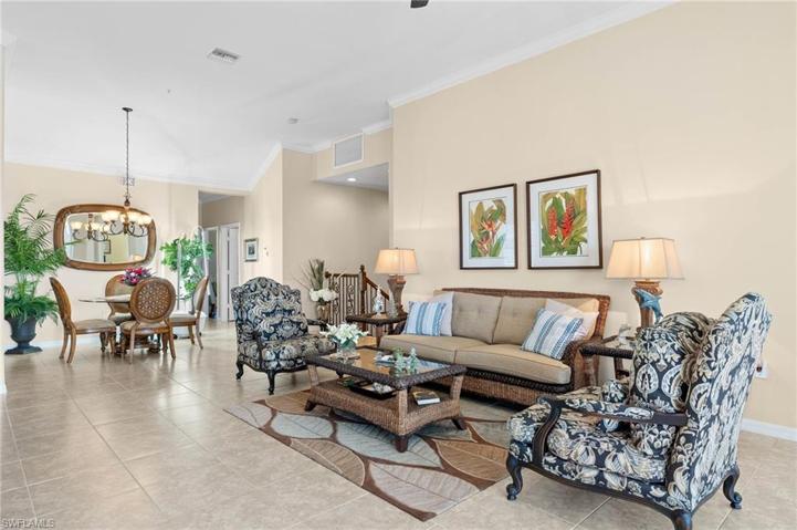 High volume ceilings & crown molding