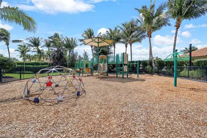 9390  Isla Bella  CIR, Bonita Springs, FL 34135