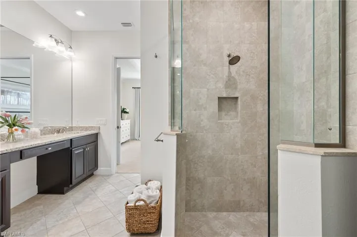 9390  Isla Bella  CIR, Bonita Springs, FL 34135