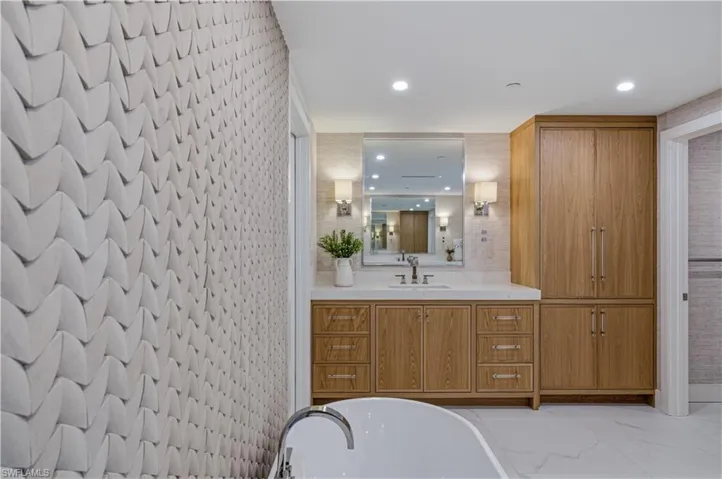 13945 Old Coast Rd 602, Naples, Florida 34110